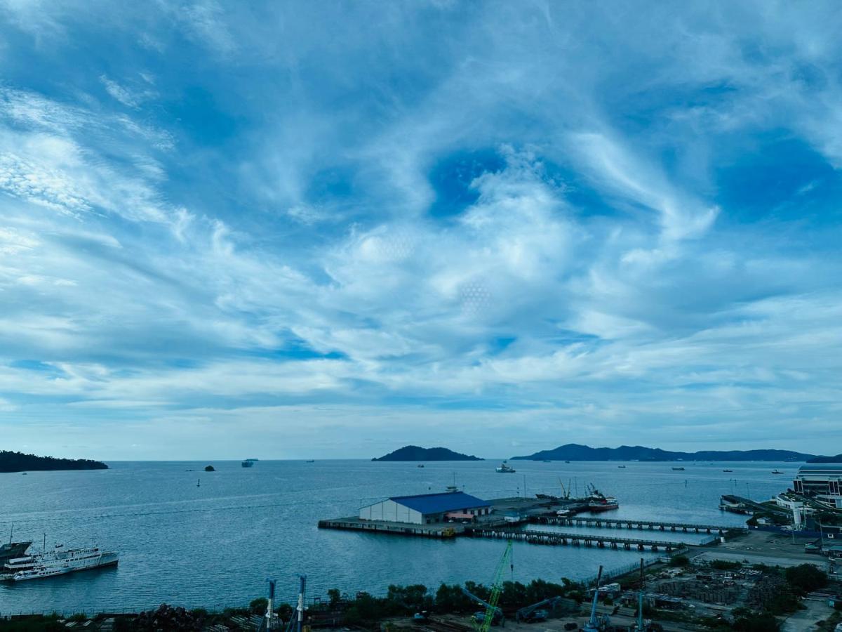 Jesselton Quay - Suite 1 By Staycation Suites Kk Кота Кинабалу Екстериор снимка